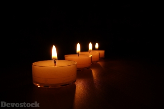 Devostock Tea Lights Candles Candleliht 1 4K