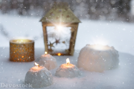 Devostock Winter Candles Snowballs Chritmas 4K