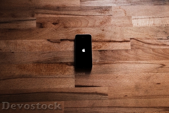 Devostock Wood Apple Iphone 129475 4K