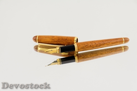 Devostock Wood Pen Writing 26110 4K
