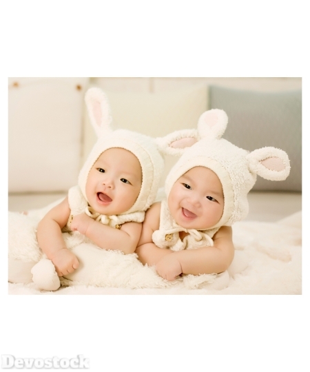 Devostock Baby Twins 100 Days 4K