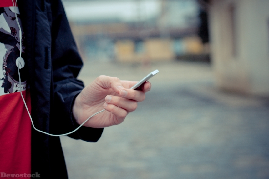 Devostock Person Listening Music Ipod MP3 Device 4k