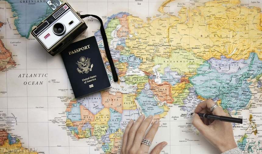 Devostock Pin Hand Map Travel Passport Camera Pen World Plan 4k