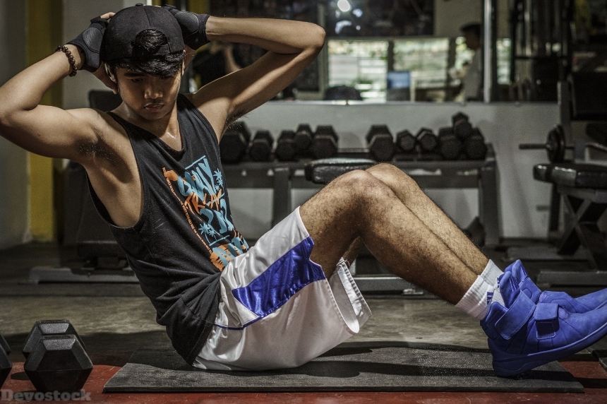 Devostock Sport Man Exercise Training Abdominal Muscles Gym 4k