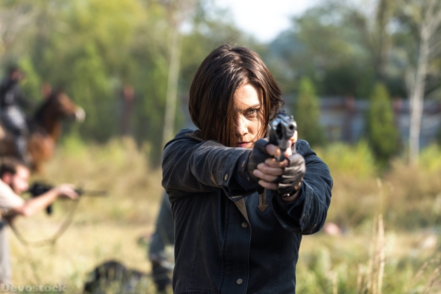 Devostock The Walking Dead TV Pistols Lauren Cohan 7 Brown Gun Haired Celebrities Girl 4k