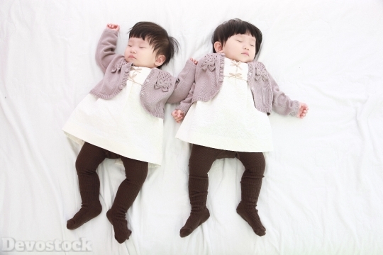 Devostock Twins Children Girl Sister 0 4K