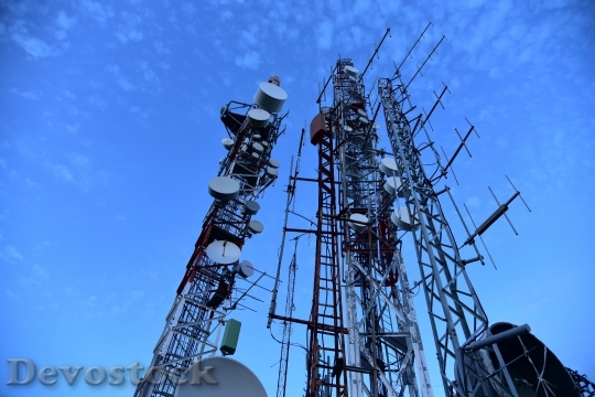 Devostock antenna-cell-tower-cellphone-masts-270286