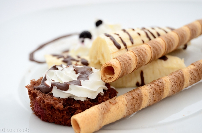 Devostock bananas-dessert-ice-cream-fruit-47812.jpeg