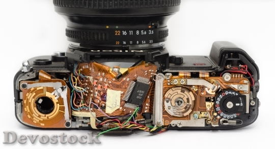 Devostock broken-camera-circuitry-9495
