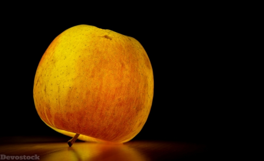 Devostock Apple Adams Enlightenment Fruit