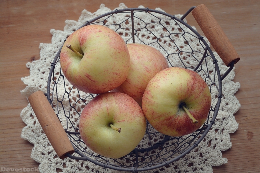 Devostock Apple Basket Harvest 1242559