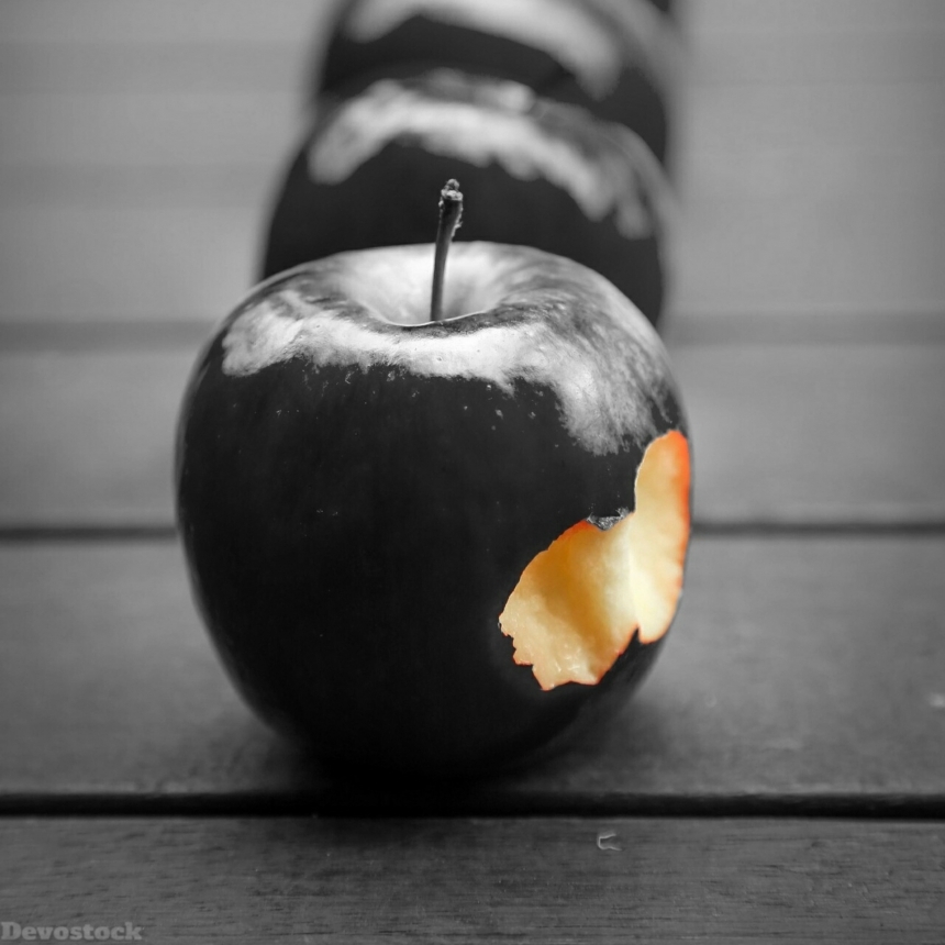 Devostock Apple Fruit Bite Healthy