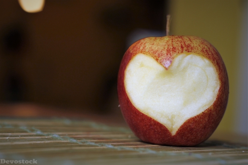 Devostock Apple Heart Fruit Food