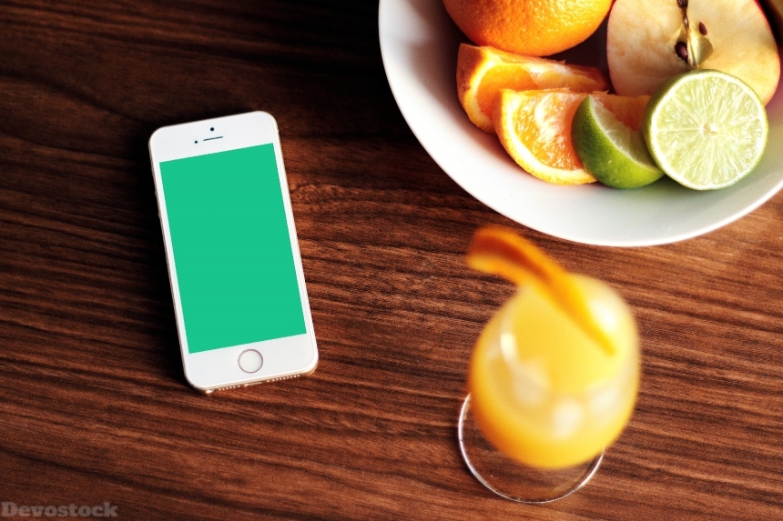 Devostock Apple Iphone Smartphone Fruits