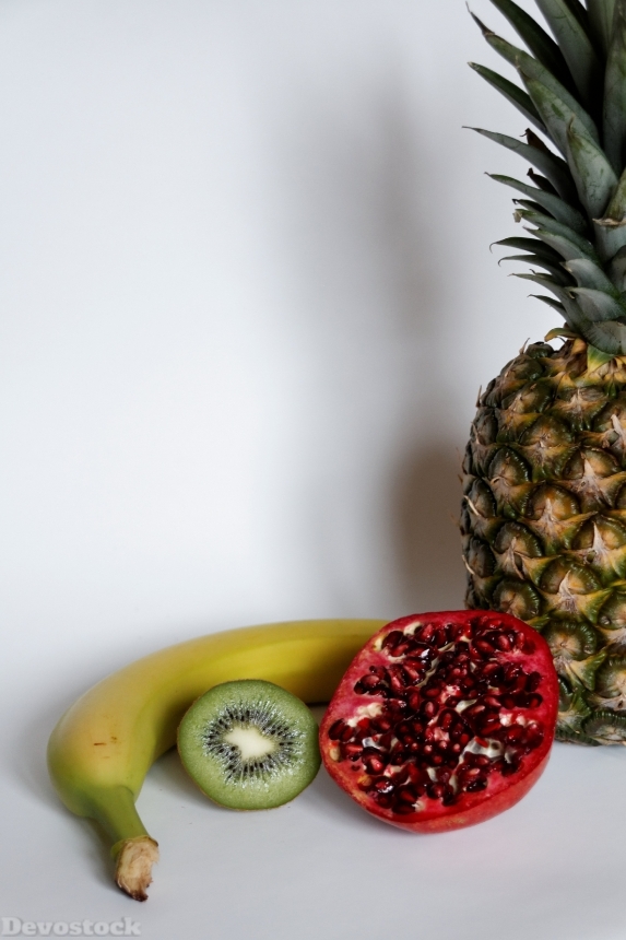 Devostock Banana Raspberries Kiwi Pineapple