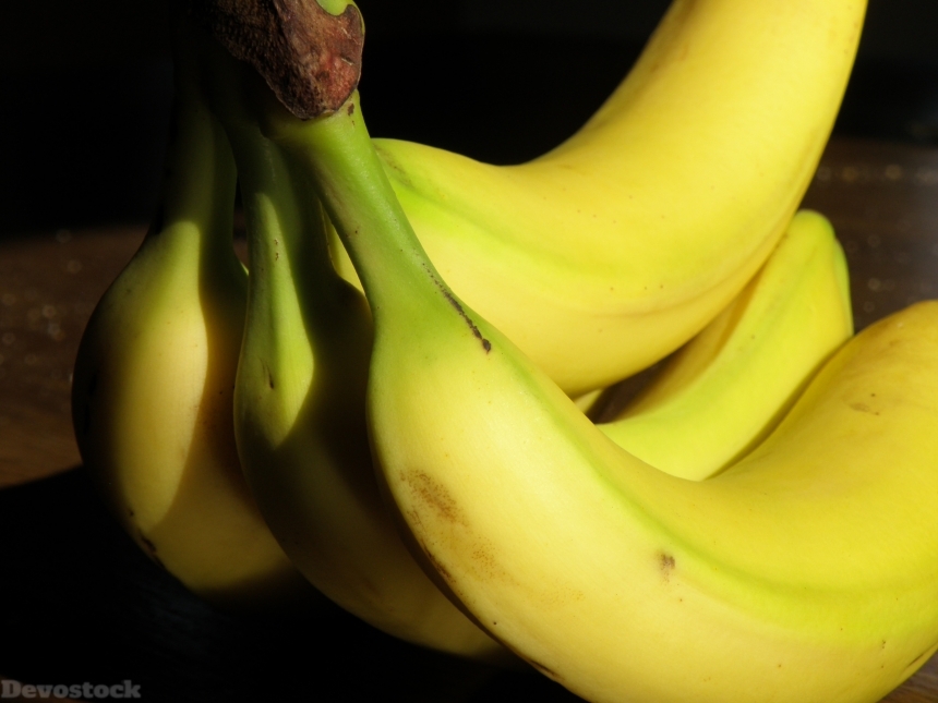 Devostock Bananas Yellow Cluster Fruit