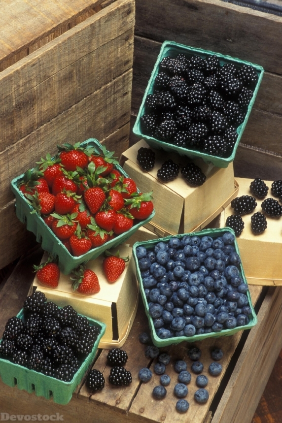 Devostock Blackberries Blueberries 387470