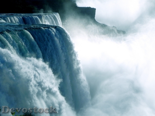 Devostock Niagara Cases Water Waterfall 62627.jpeg
