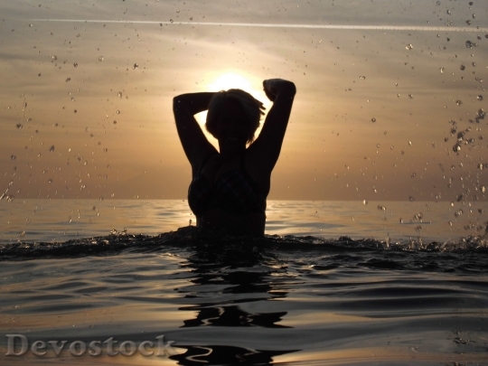Devostock Sea Woman Swim Silhouette