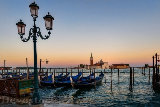 Devostock Venice Gondola Sunset Italian 163776.jpeg