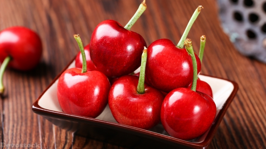 Devostock Nutritious fresh cherries  (15)