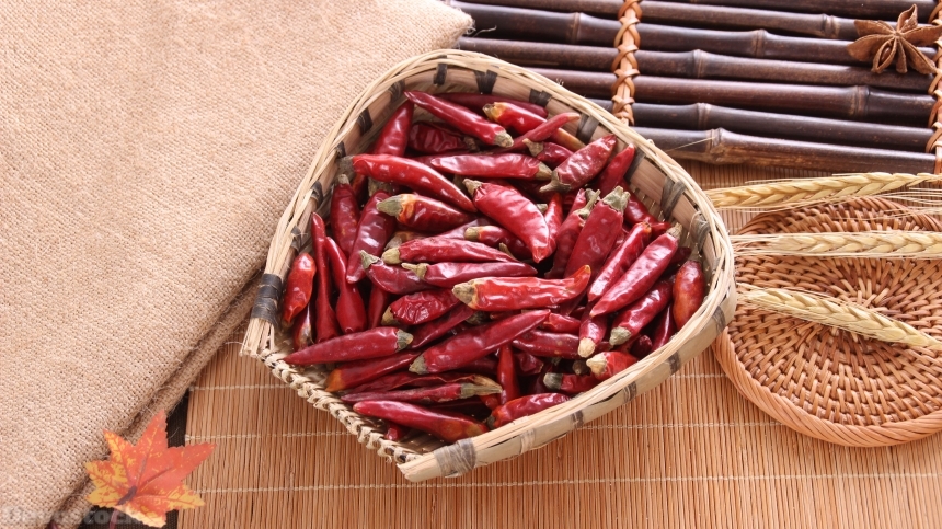 Devostock Red dried chili  (8)