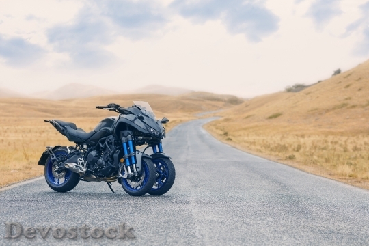 Devostock Yamaha 2018 motobike modern  (3)