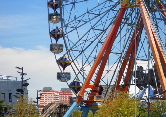 Devostock Amusement Park Wheel Fun