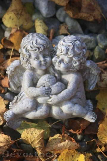 Devostock Angel Sculpture Fig Cemetery