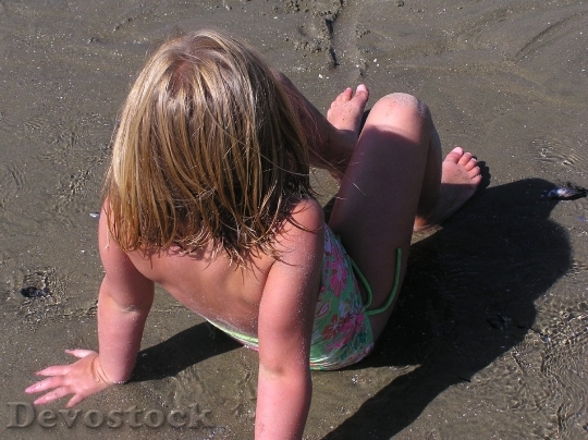Devostock Beach Child Girl Granddaughter