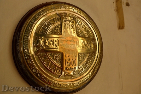 Devostock Believe Symbol Gold Shield