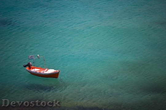 Devostock Boat Ocean Alone Single
