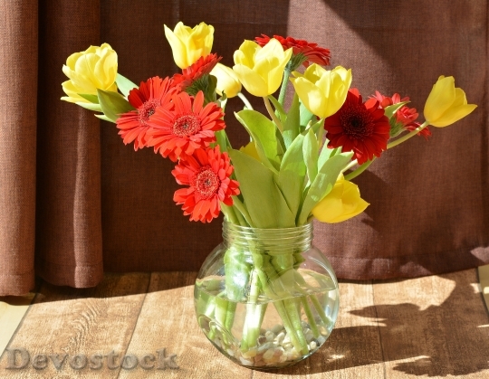 Devostock Bouquet Spring Flowers Vase