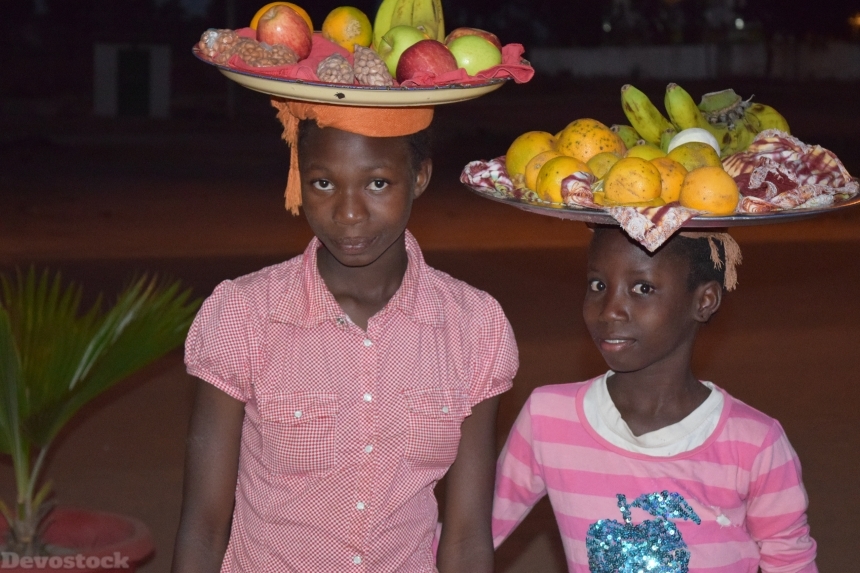 Devostock Children Fruit Africa Seller