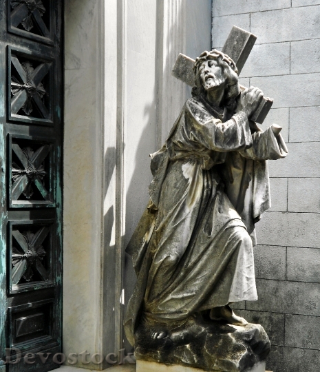 Devostock Christ Cruz Monument Sculpture
