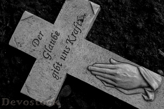 Devostock Cross Grave Grabschmuck Dead