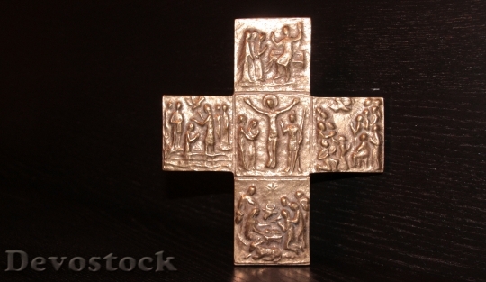 Devostock Cross Jesus Faith Christmas 1