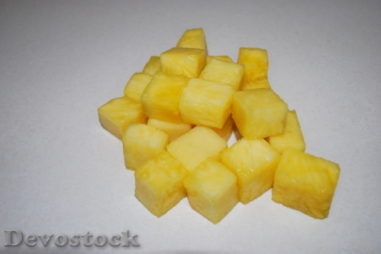 Devostock Cubed Pineapple Fruit 892983