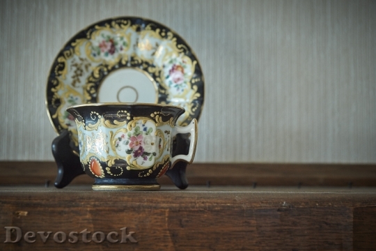 Devostock Cup Saucer Antique Family