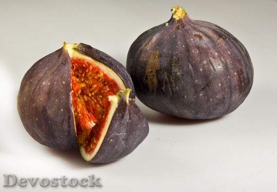 Devostock Fig Tropical Fruit Violet
