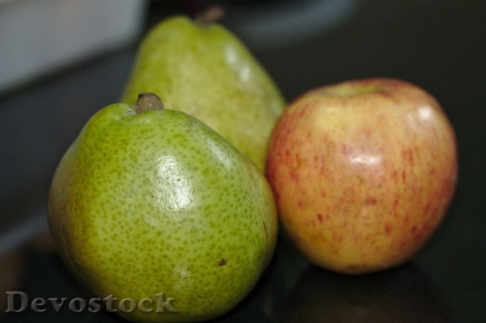 Devostock Fruit Pera Apple Red