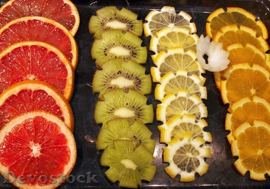 Devostock Fruits Oranges Kiwi 1356296