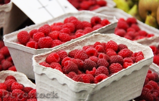 Devostock Fruits Raspberry Berry Red