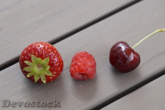 Devostock Fruits Summer Berries Fruit