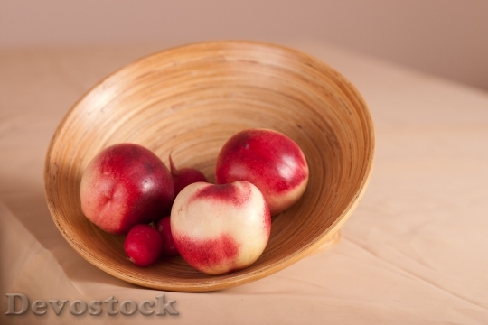 Devostock Fruits White Apple Radish 0