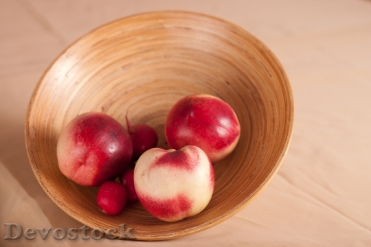 Devostock Fruits White Apple Radish
