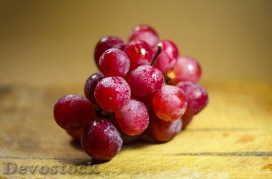 Devostock Healthy Grapes Fruit Red