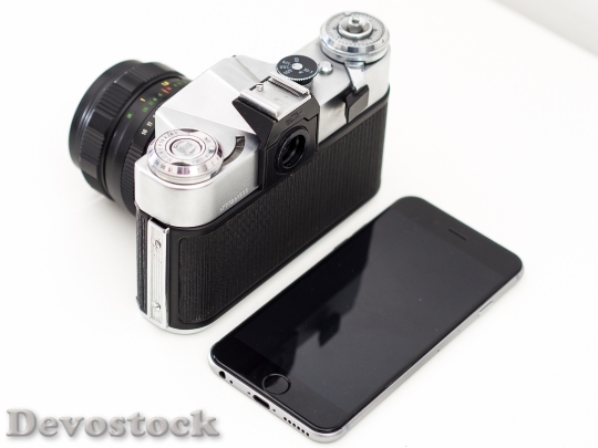 Devostock Iphone Ios Iphoto Smartphone 0