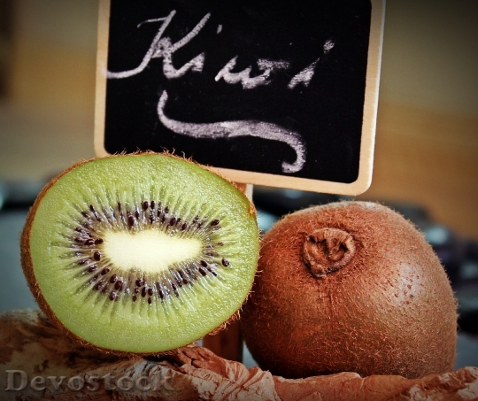 Devostock Kiwi Fruit Healthy Vitamins 15