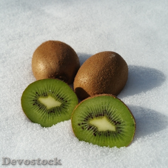 Devostock Kiwi Fruit Vitamins Snow 1